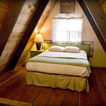 ホテルCabins On Strawberry Hill Pine エクステリア 写真