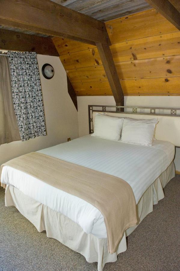 ホテルCabins On Strawberry Hill Pine エクステリア 写真