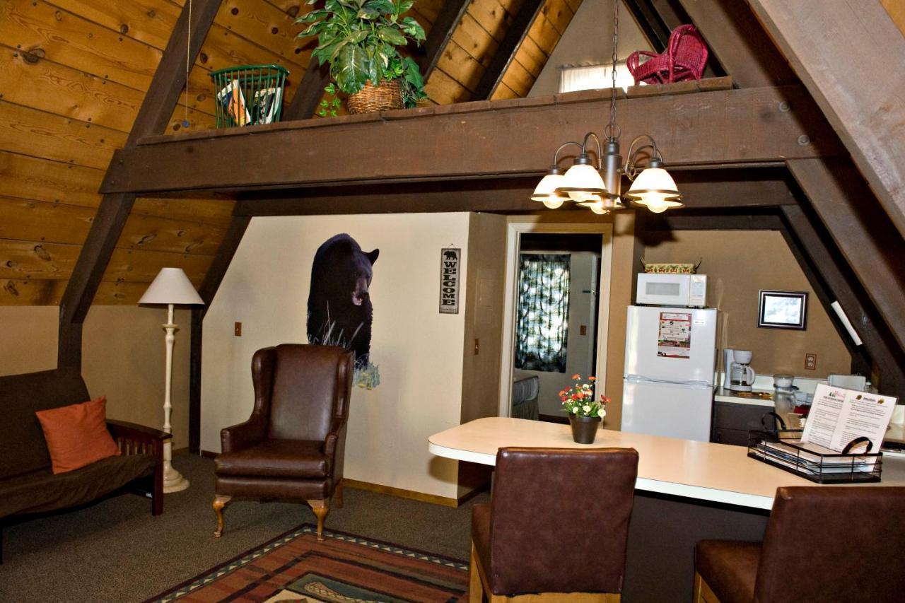 ホテルCabins On Strawberry Hill Pine エクステリア 写真