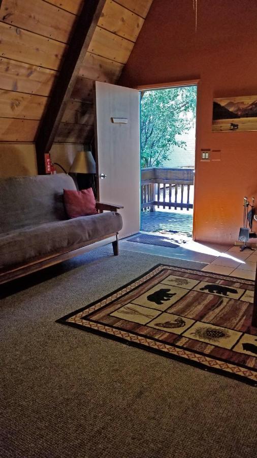ホテルCabins On Strawberry Hill Pine エクステリア 写真